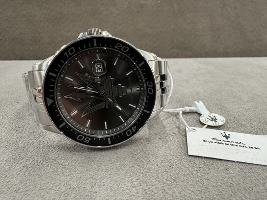 Armbåndsur MASERATI SFIDA 44 MM 3H GUN DIAL SS BR