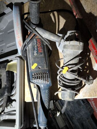 2 stk. håndværktøj BOSCH GWS20-220 JH m.fl.