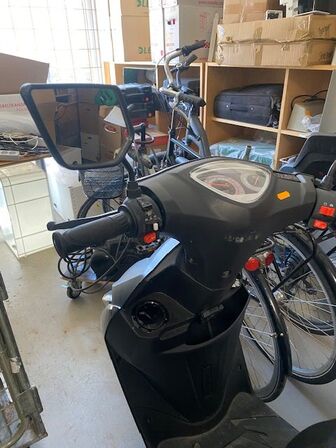 Lille knallert  MOTOCR COMET 30