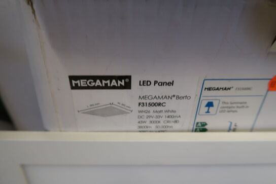 1 fag med stort parti lamper