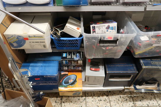 2 fag med stort parti elektronik