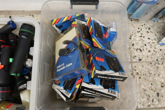 3 kasser med lygter/elektronik