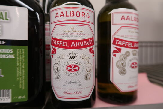 6 fl. Gajol & 8 fl. Små Aalborg taffel akvavit