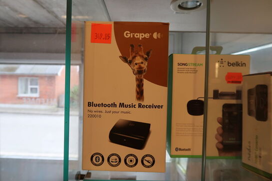 Glasskab med indhold 