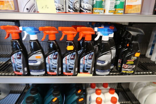 1 fag med stort parti olier, spray, væsker m.m. 