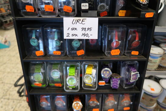 Salgsdisplay med ca. 120 stk. ure