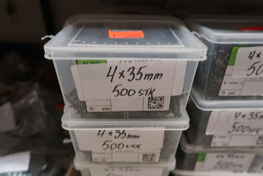 4 fag + 2 stativer med stort parti skruer, bolte m.m.