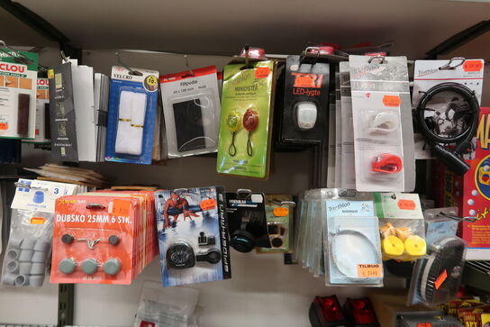 Stort parti kontorartikler m.m. - tøm 2 fag 