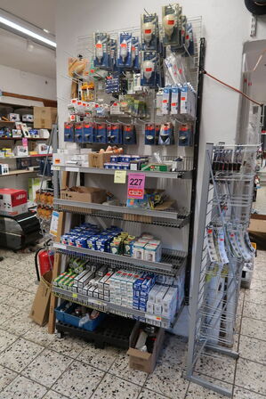 1 fag + stativ med stort parti pærer