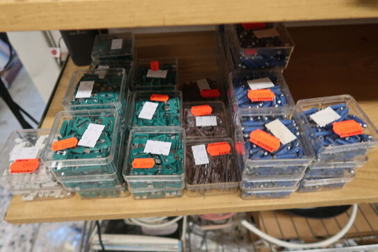 2 fag med stort parti elektronik