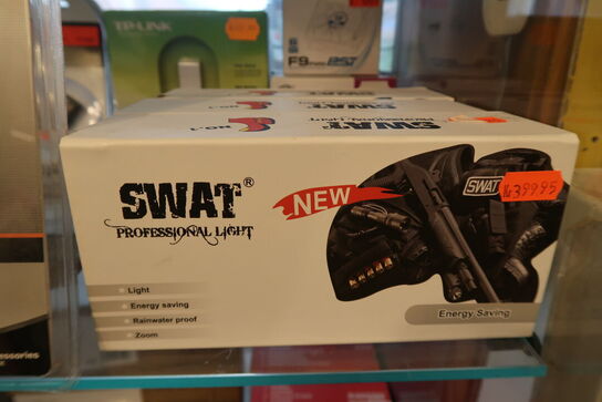 Glasskab med indhold 