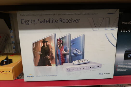 3 fag med stort parti elektronik 