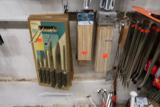 Stort parti køkkenredskaber m.m. - tøm 2 fag 