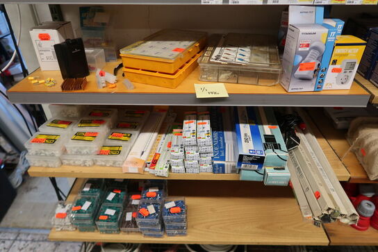 2 fag med stort parti elektronik