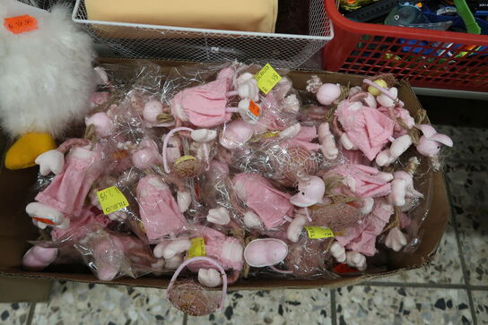 Stort parti kontorartikler m.m. - tøm 2 fag 