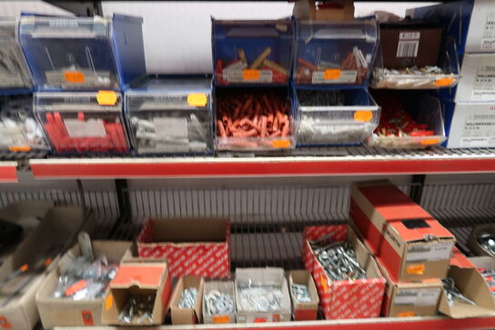 4 fag + 2 stativer med stort parti skruer, bolte m.m.