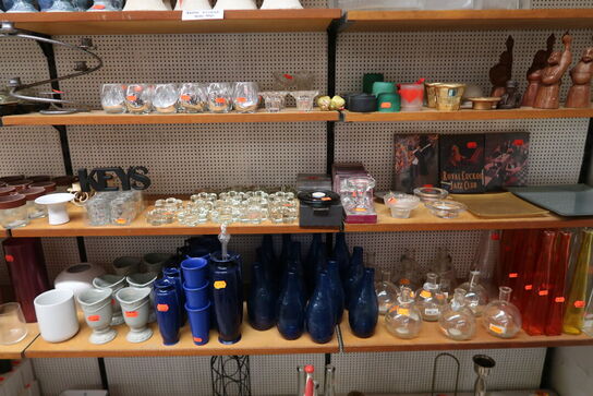 Stort parti service, køkkenredskaber m.m. - tøm 7 fag 