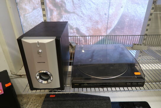 3 fag med stort parti elektronik 