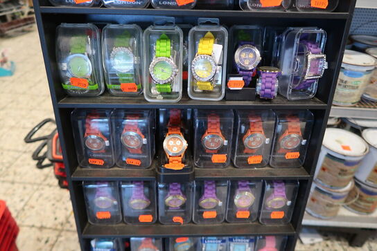 Salgsdisplay med ca. 120 stk. ure