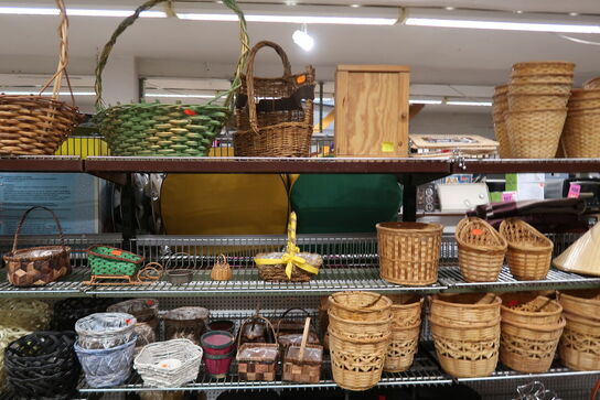 3 fag med stort parti kurve m.m. 