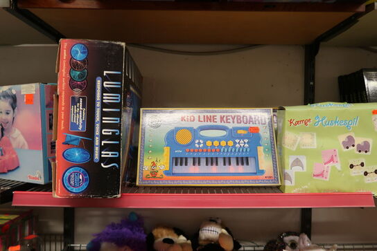 Stort parti legetøj m.m. - tøm 4 fag 