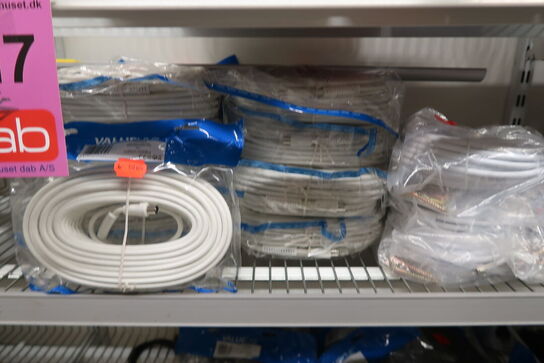 3 fag med stort parti elektronik