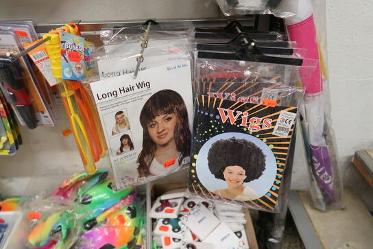 Stort parti legetøj m.m. - tøm 4 fag 