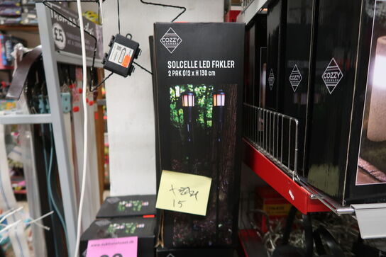 23 stk. LED fakler, træer m.m. 