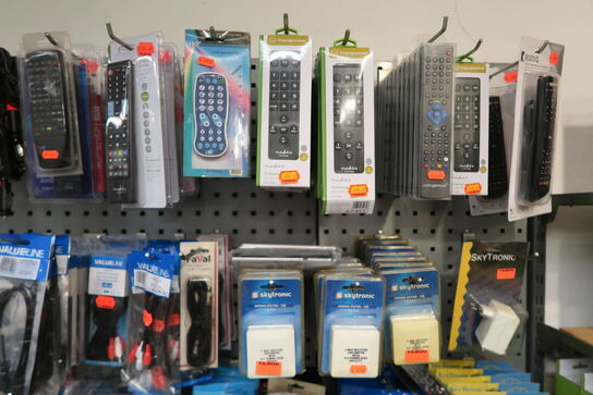 1 fag med stort parti elektronik