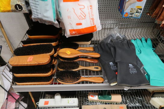 Tøm 5 fag med rengøringsartikler 