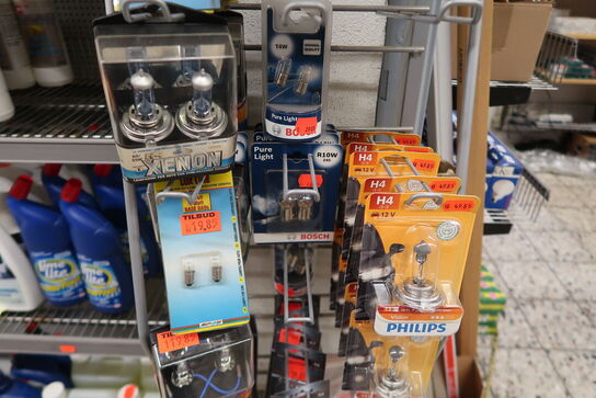 1 fag + stativ med stort parti pærer