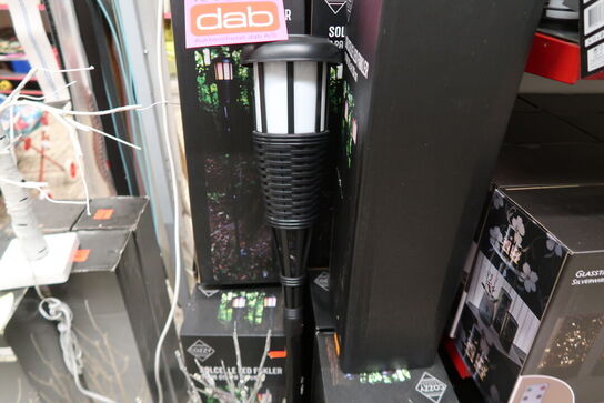 23 stk. LED fakler, træer m.m. 