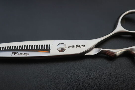 Frisørsaks PS NIELSEN HAIR CARE A-18 30T/2G