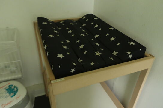 Puslebord samt blespand