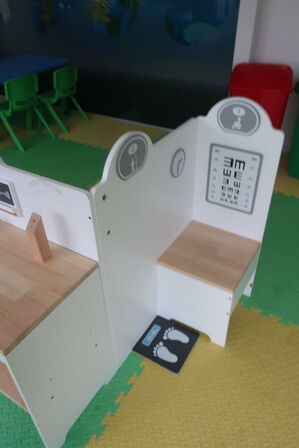 Legetøjsinstrumenter, vogn, legekøkken m.v.