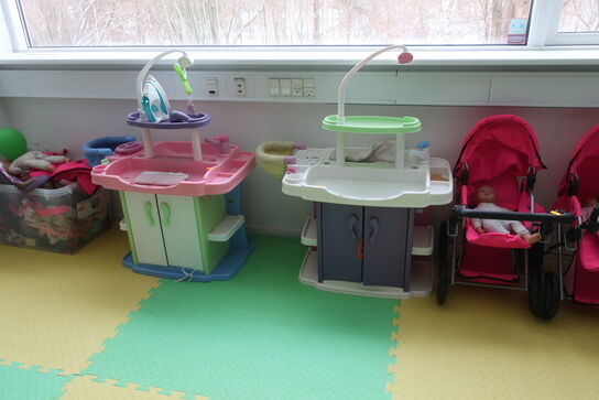 Legetøjsinstrumenter, vogn, legekøkken m.v.