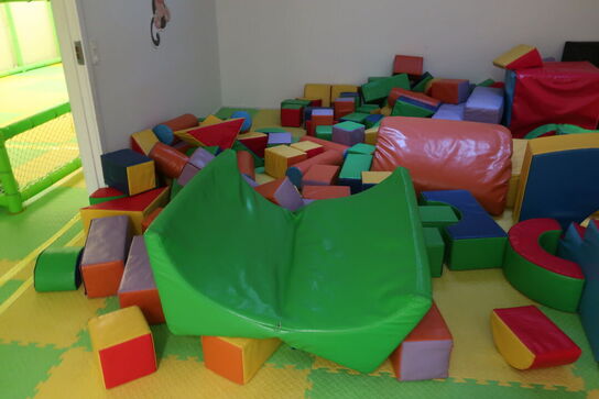 Alt skumlegetøj i rummet