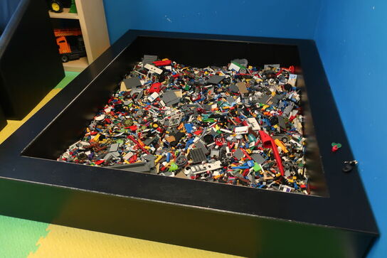 Alt indhold i rummet