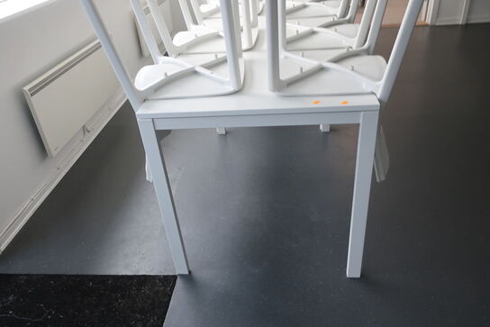 4 stk. spiseborde samt 15 stk. stole 