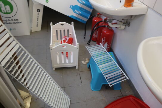 Alt indhold i rummet