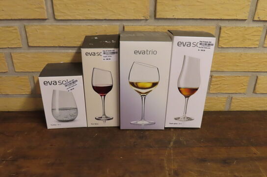 4 stk. Blandede glas