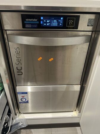 Opvaskemaskine WINTERHALTER UC-S V02 inkl. tryktank/filter samt. div. kemi