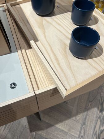 Displaystand m. løse plader inkl. indhold