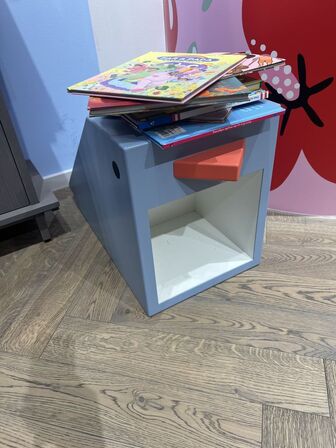 Børnerum' inkl. høne, bøger m.v.