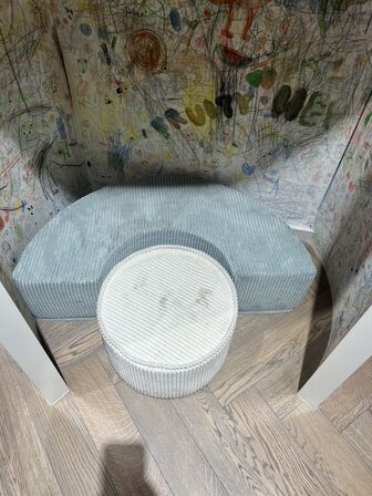 Børnerum' inkl. høne, bøger m.v.