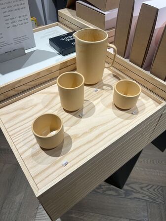 Displaystand m. løse plader inkl. indhold