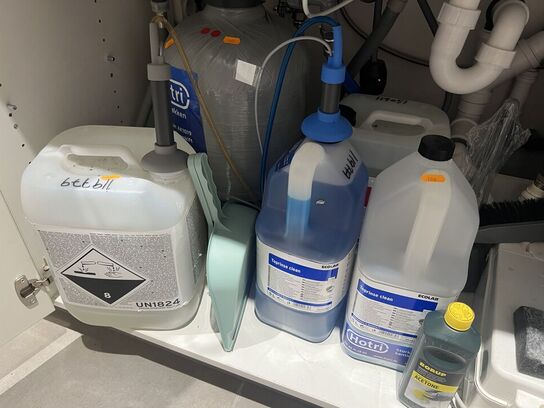 Opvaskemaskine WINTERHALTER UC-S V02 inkl. tryktank/filter samt. div. kemi