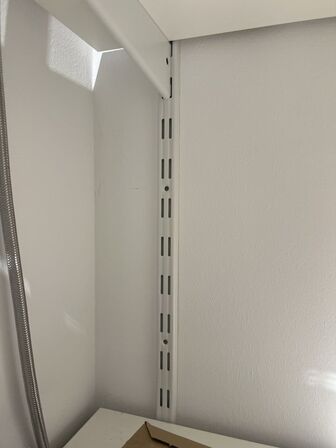 Reolsystem hylder m. ophæng (UDEN INDHOLD!)