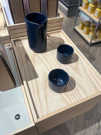 Displaystand m. løse plader inkl. indhold