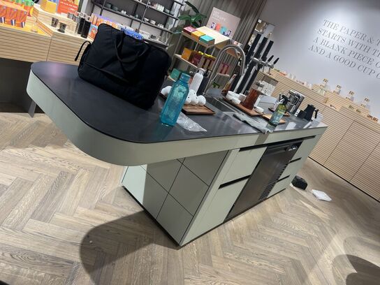 Bardisk m. køleanlæg 80x105x340cm, FELLOW vandkoger m.v.